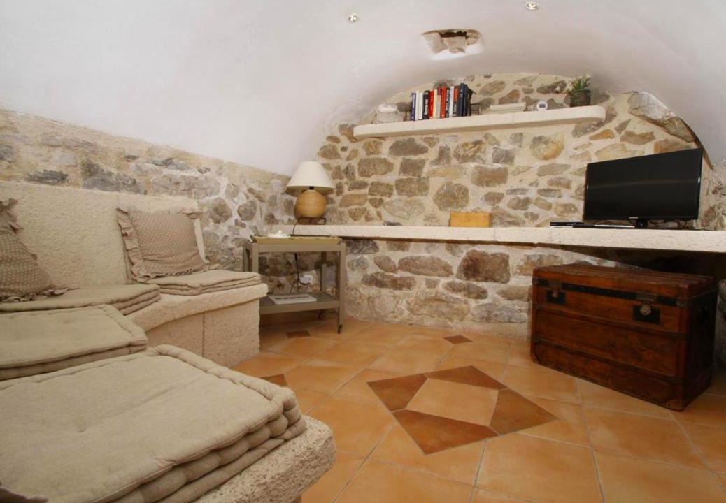 Photo of Others in Vercoiran