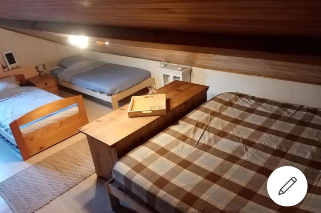 Photo of Others in Pressins