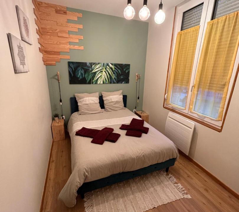 Photo of Bedroom in Ay