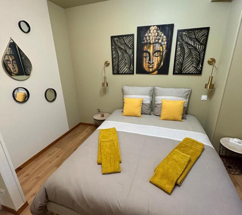 Photo of Bedroom in Ay