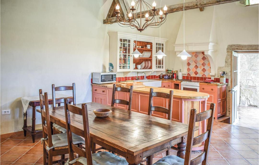 Photo of Livingroom in Bon-Encontre