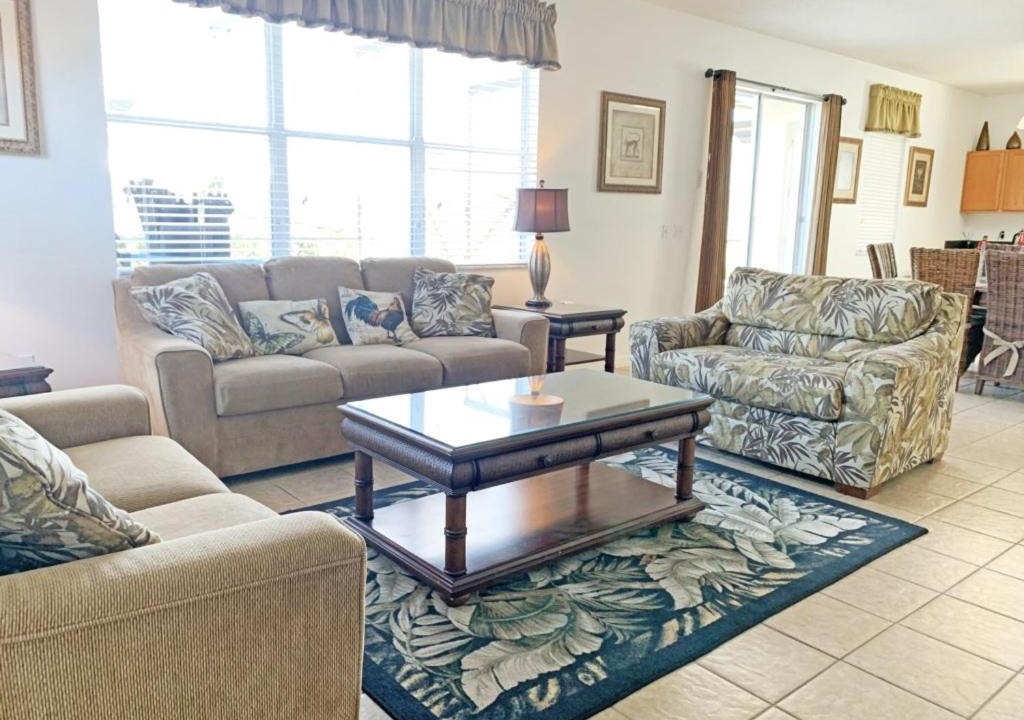 Photo of Livingroom in Windwood Bay