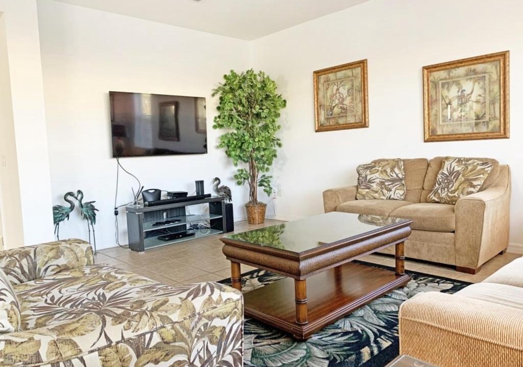 Photo of Livingroom in Windwood Bay