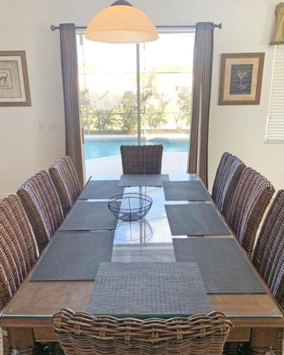 Photo of Livingroom in Windwood Bay