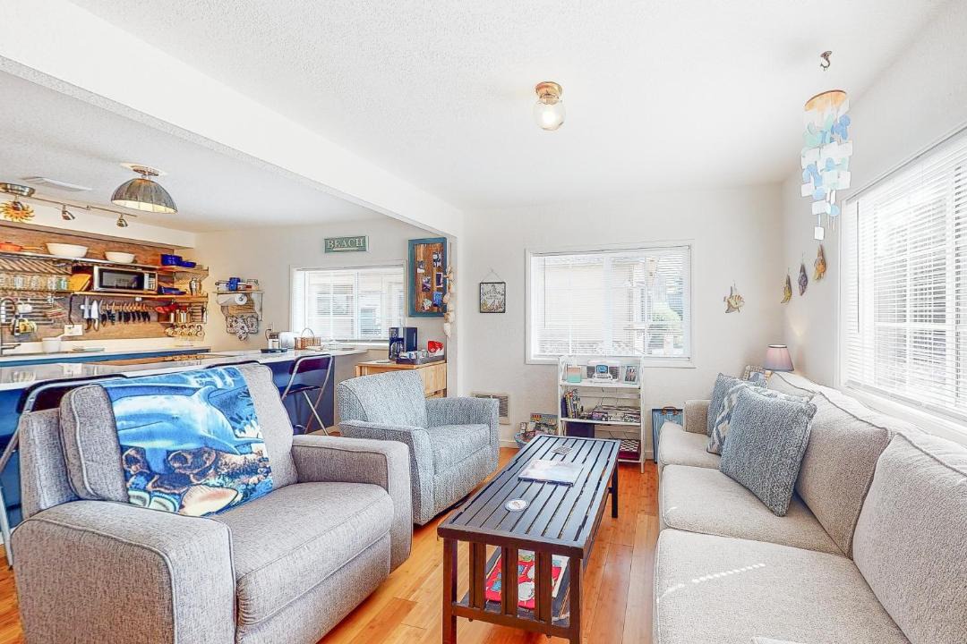 Photo of Livingroom in Winchester Bay