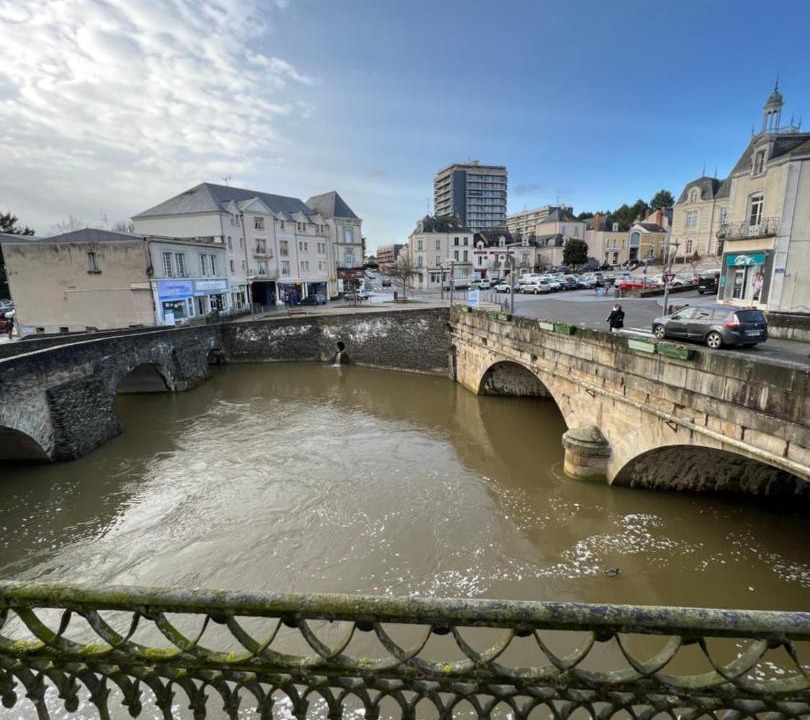 Photo of Others in Segre