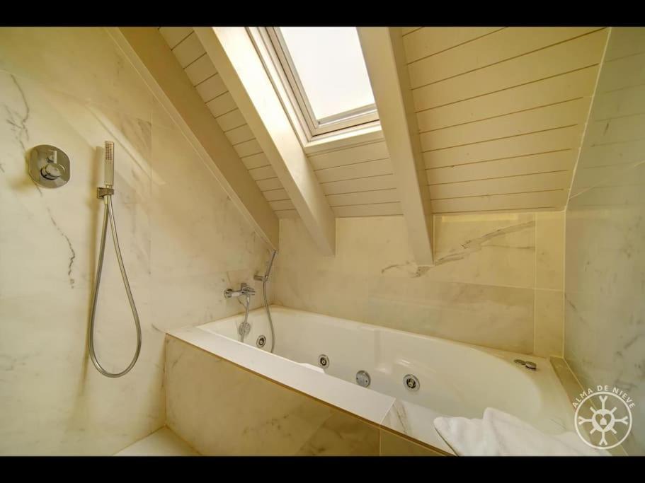 Photo of Bathroom in Beret