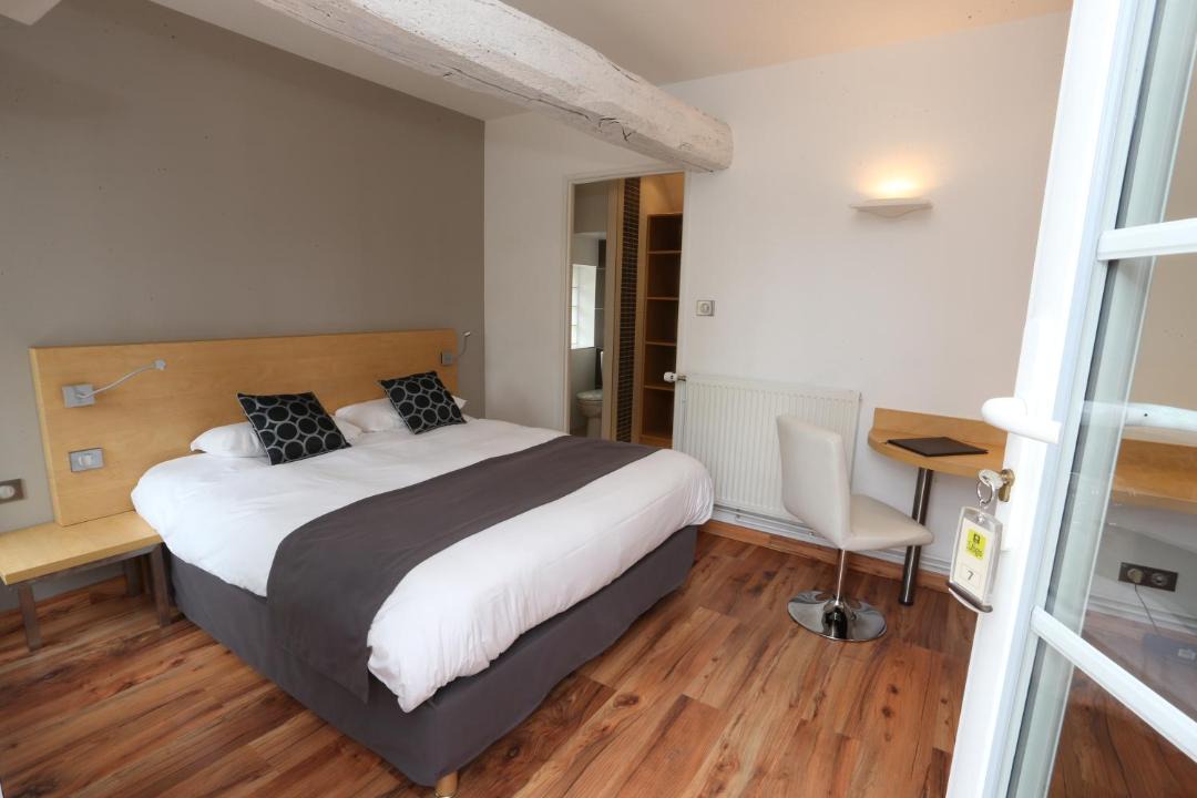 Photo of Bedroom in Venoy