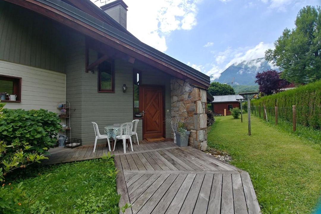 Photo of Buildings in Verrens-Arvey