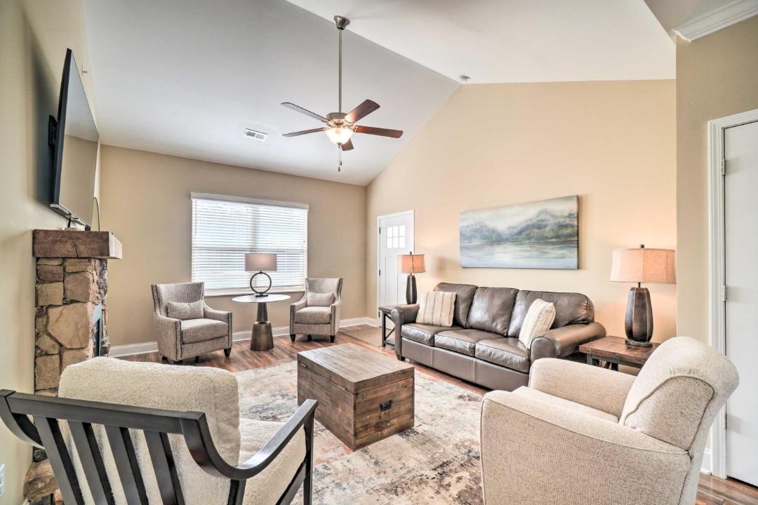 Photo of Livingroom in Townsend
