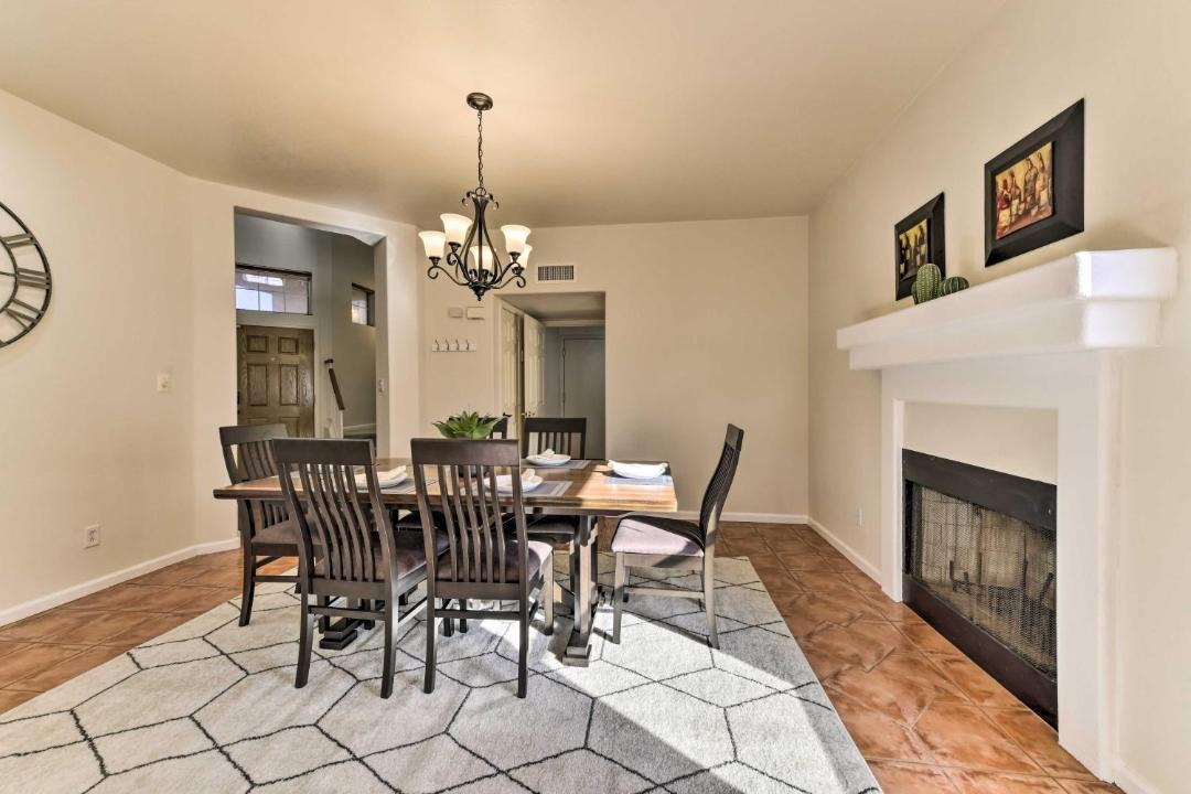 Photo of Livingroom in Gilbert