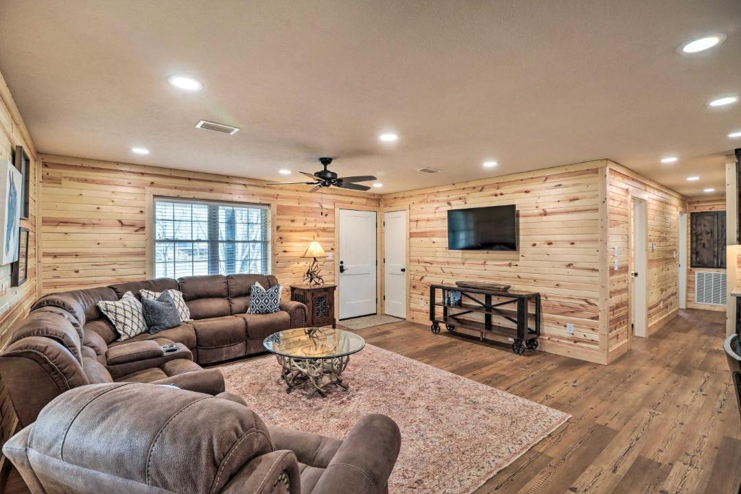 Photo of Livingroom in Greers Ferry