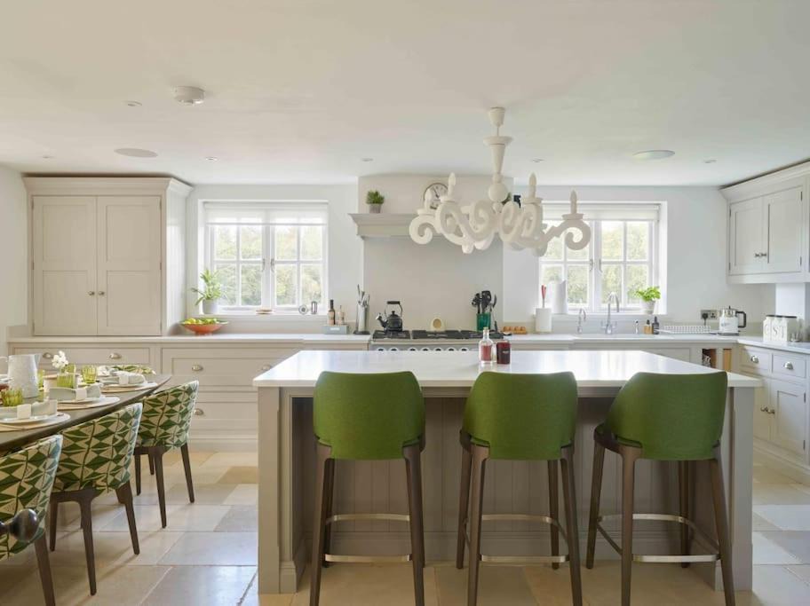 Photo of Livingroom in Turville