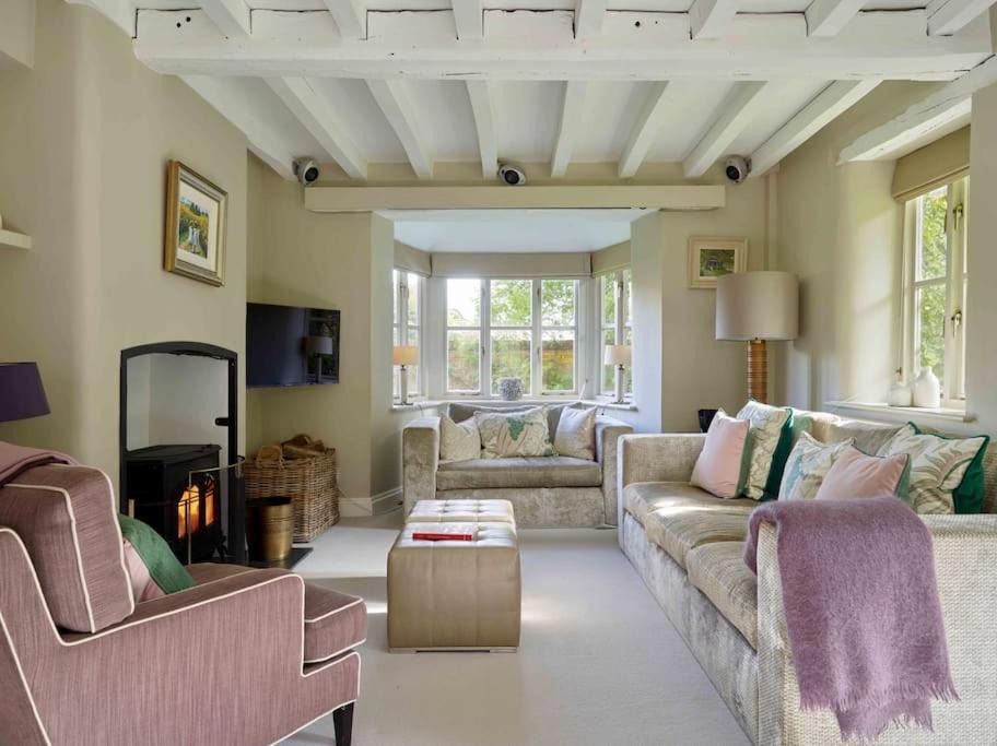 Photo of Livingroom in Turville