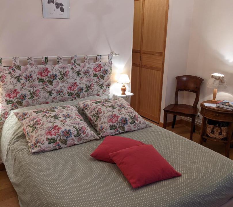 Photo of Bedroom in Saint-Loup-de-Naud
