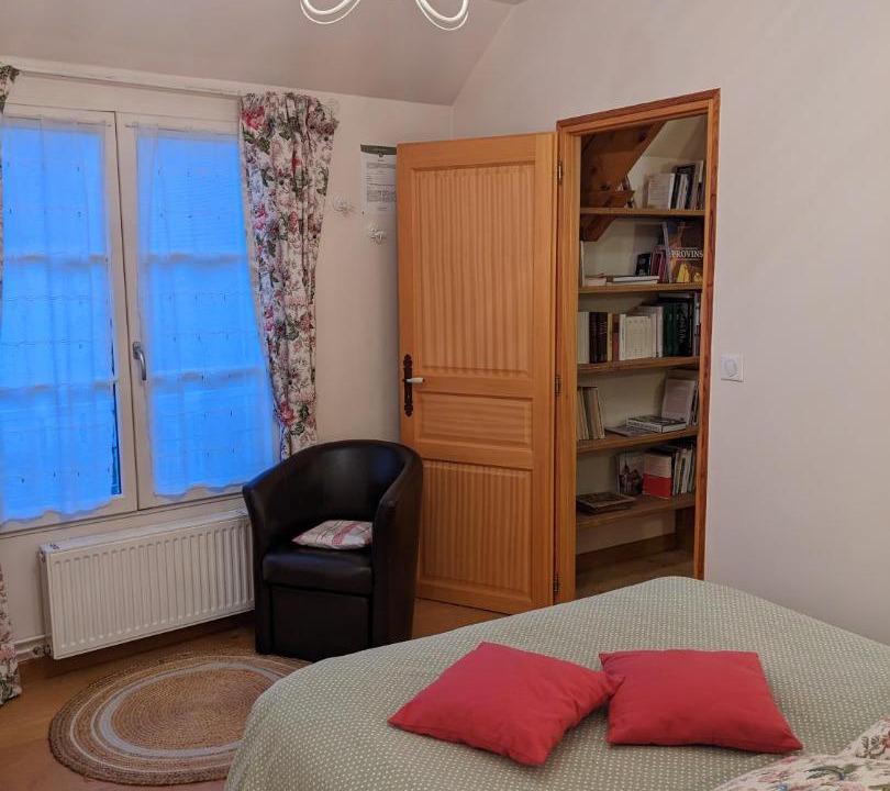 Photo of Bedroom in Saint-Loup-de-Naud