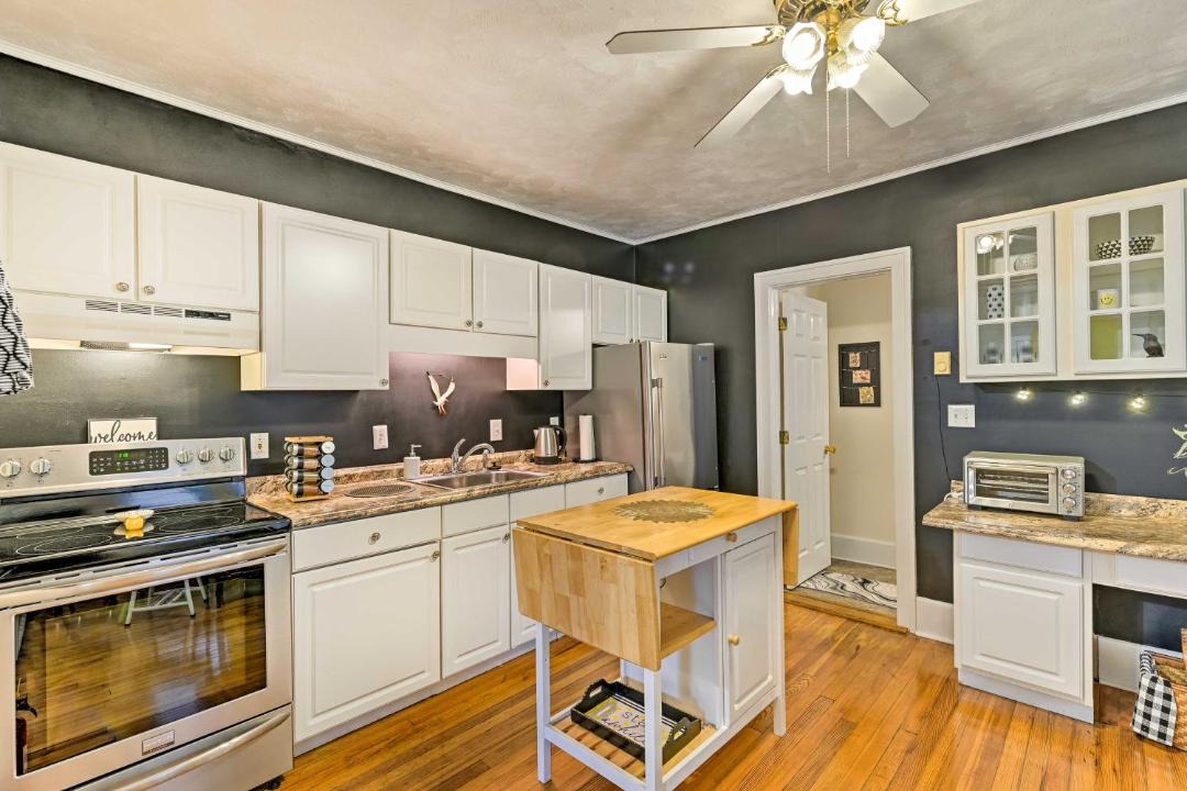 Photo of Kitchen in Mohawk