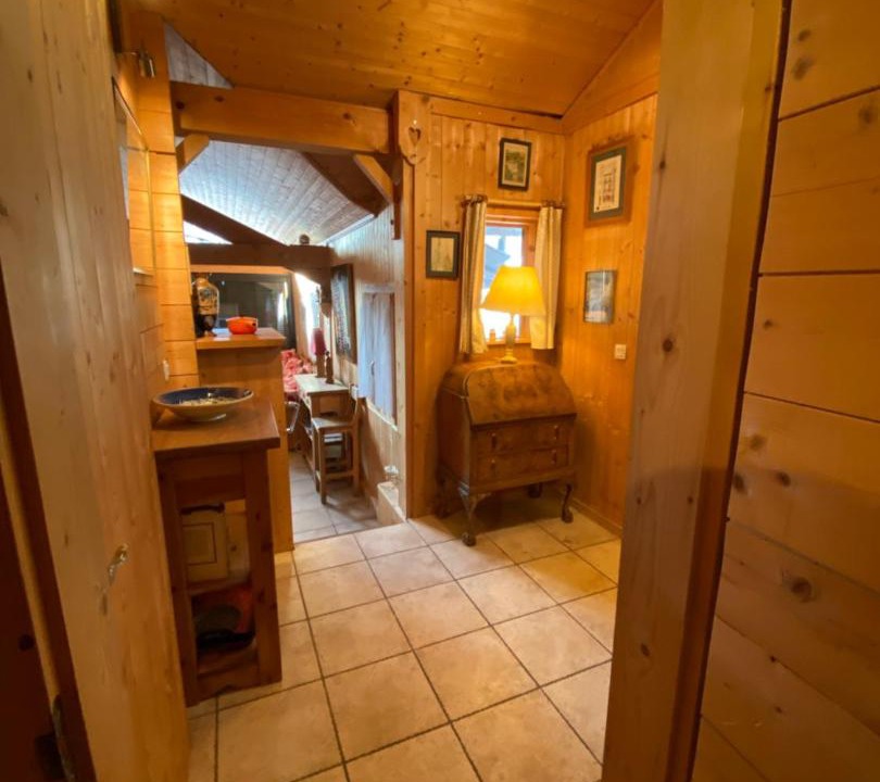 Photo of Others in Thones