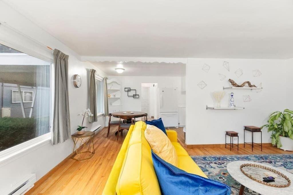 Photo of Livingroom in Monroe