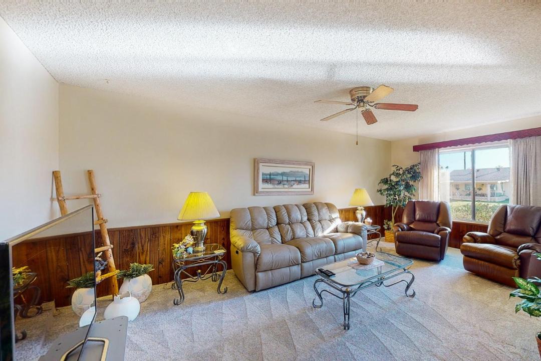 Photo of Livingroom in Sun City
