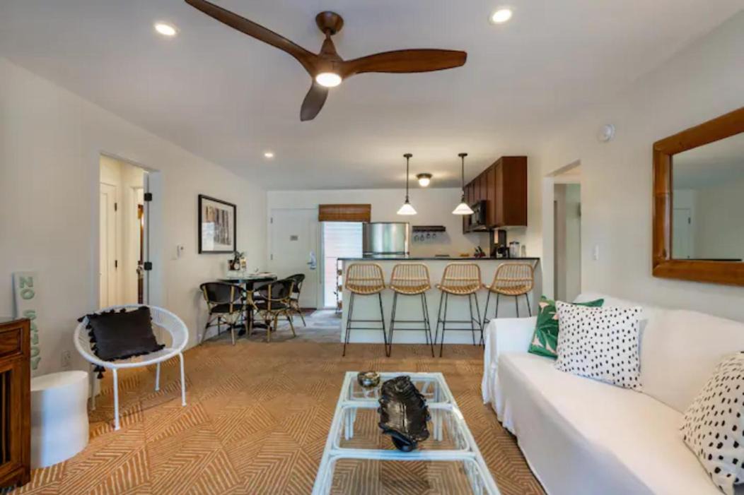 Photo of Livingroom in Historic Lahaina Front Street