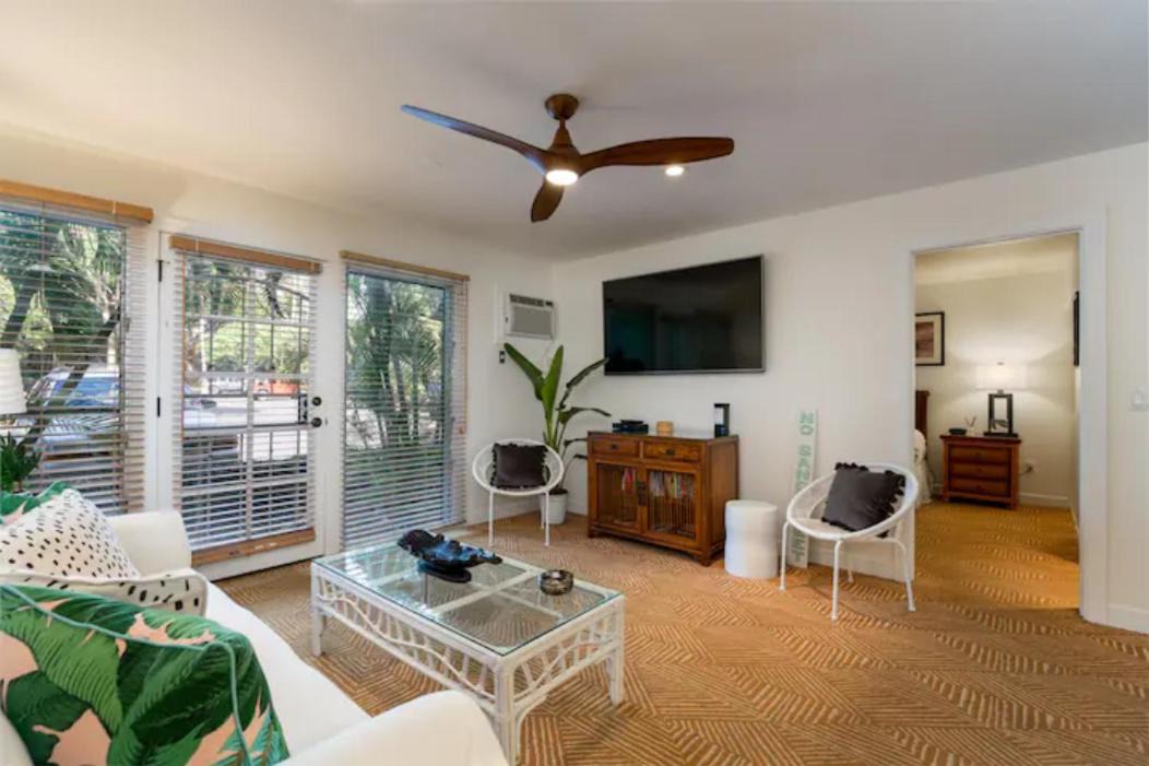 Photo of Livingroom in Historic Lahaina Front Street