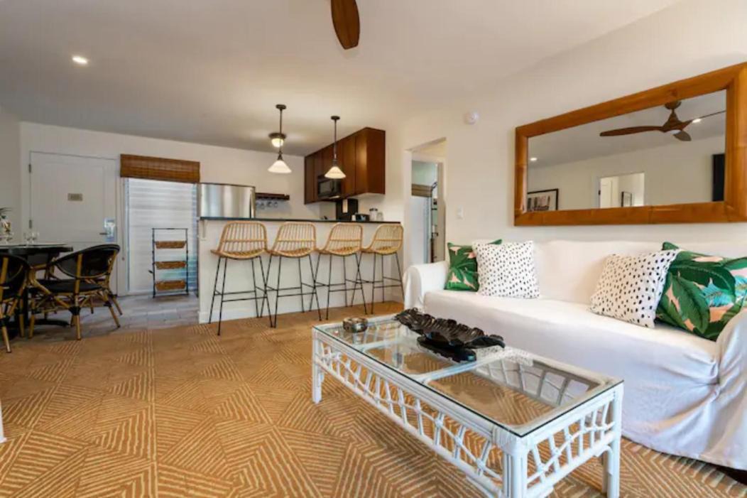 Photo of Livingroom in Historic Lahaina Front Street