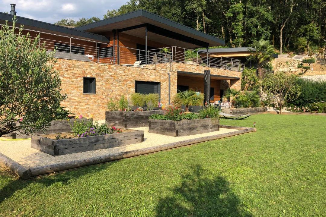 Photo of Buildings in Chindrieux