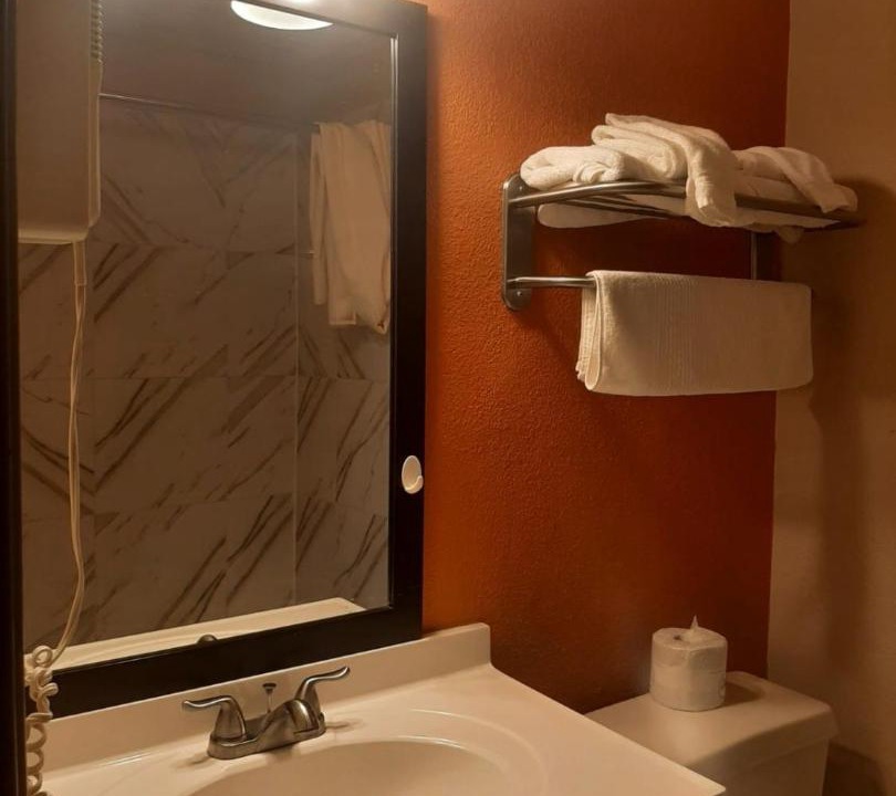 Photo of Bathroom in Hannibal