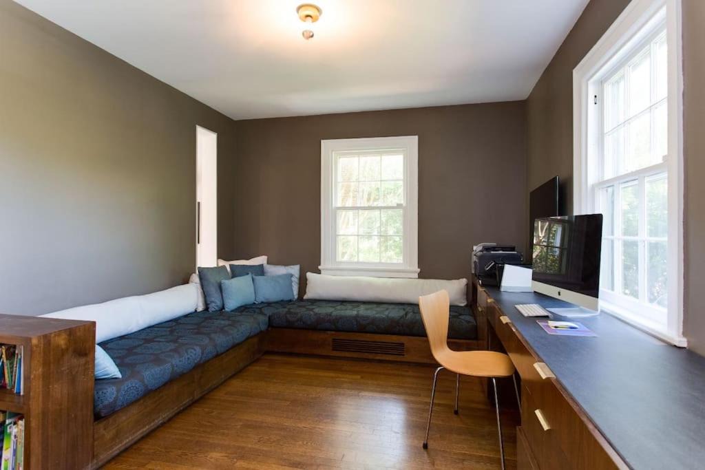 Photo of Livingroom in North Downtown