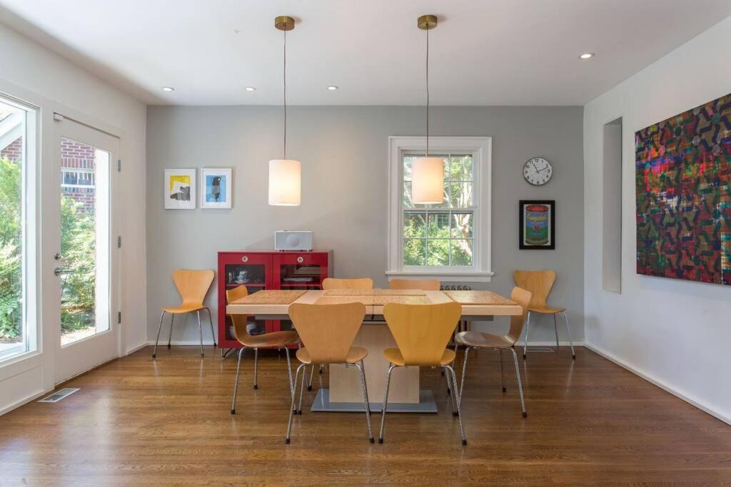 Photo of Livingroom in North Downtown