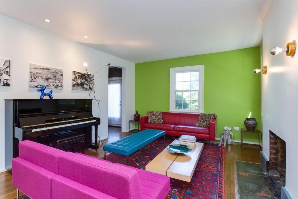 Photo of Livingroom in North Downtown
