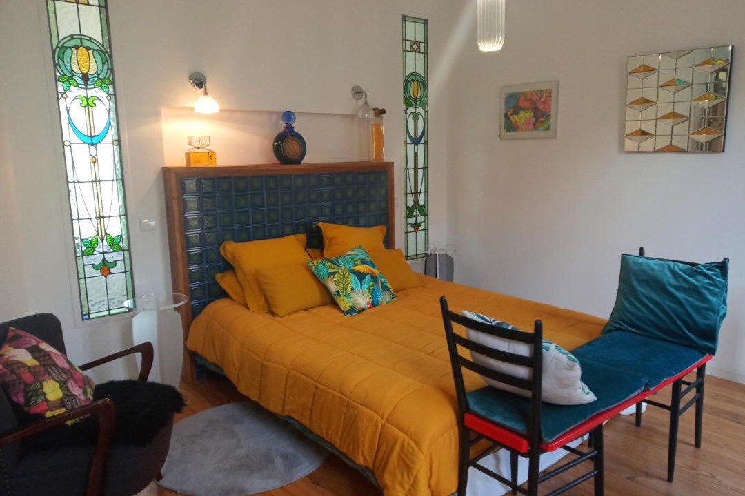 Photo of Others in Pons