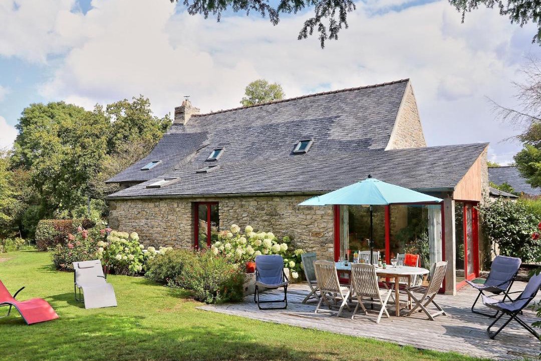 Photo of Buildings in Huelgoat