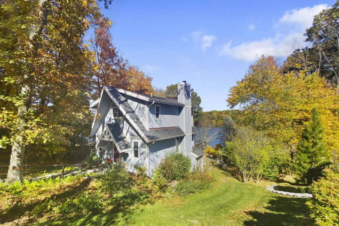 Photo of Others in Newtown