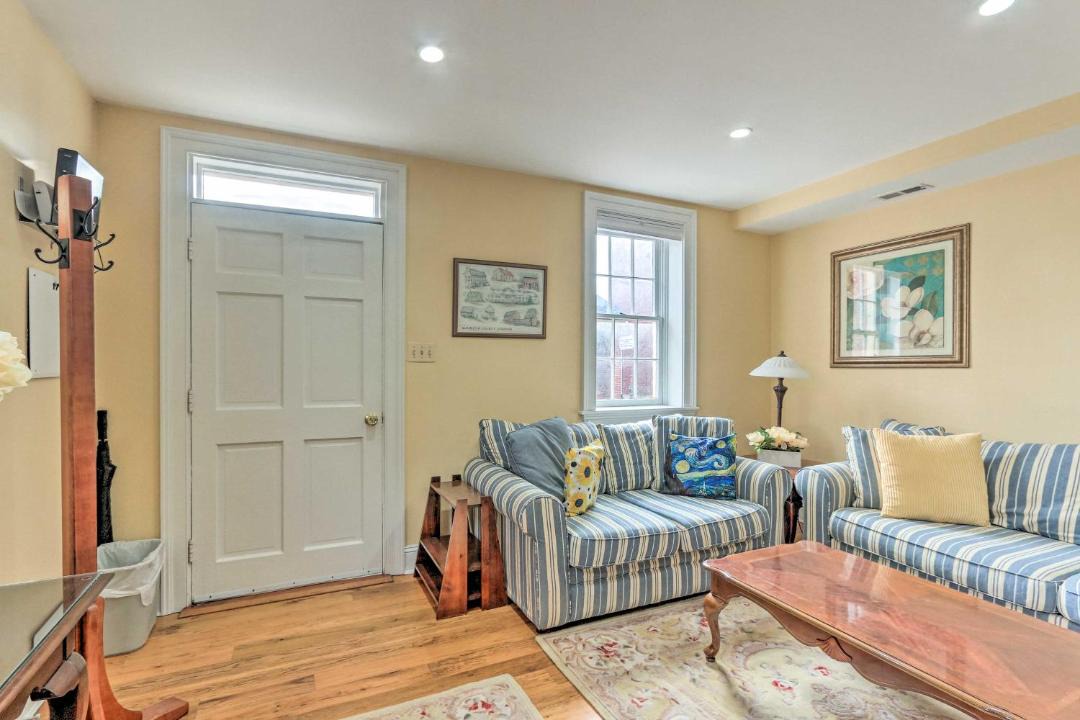 Photo of Livingroom in Leesburg's Old and Historic District