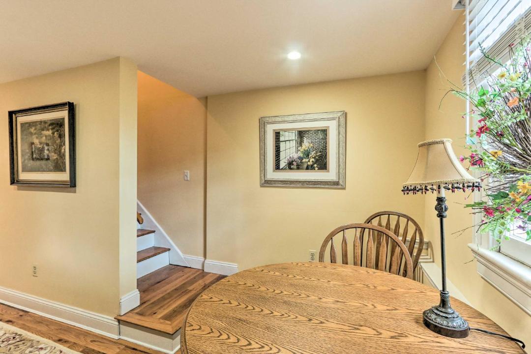 Photo of Bedroom in Leesburg's Old and Historic District