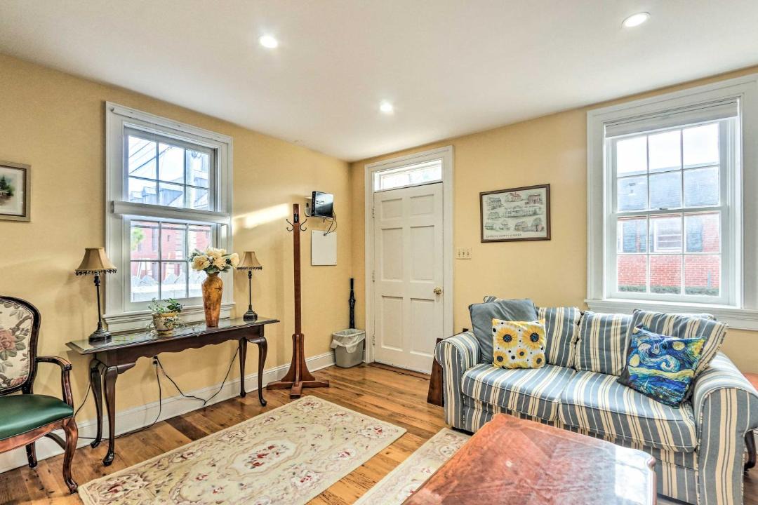 Photo of Livingroom in Leesburg's Old and Historic District