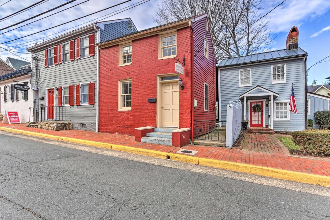 Photo of Buildings in Leesburg's Old and Historic District