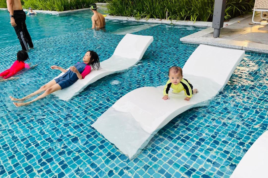 Photo of Human In Picture in Pelabuhan Klang