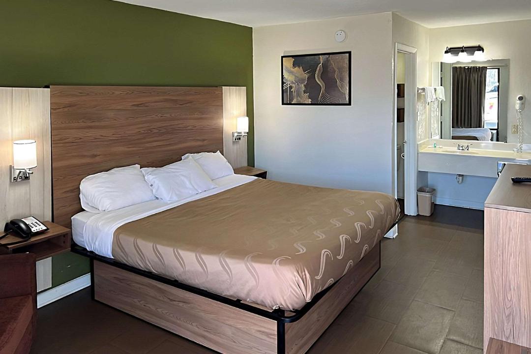 Photo of Bedroom in Thomson