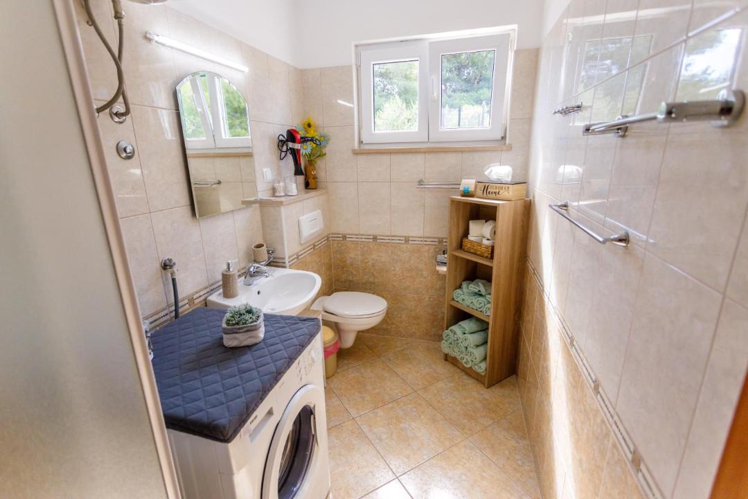 Photo of Bathroom in Cove Makarac (Milna)