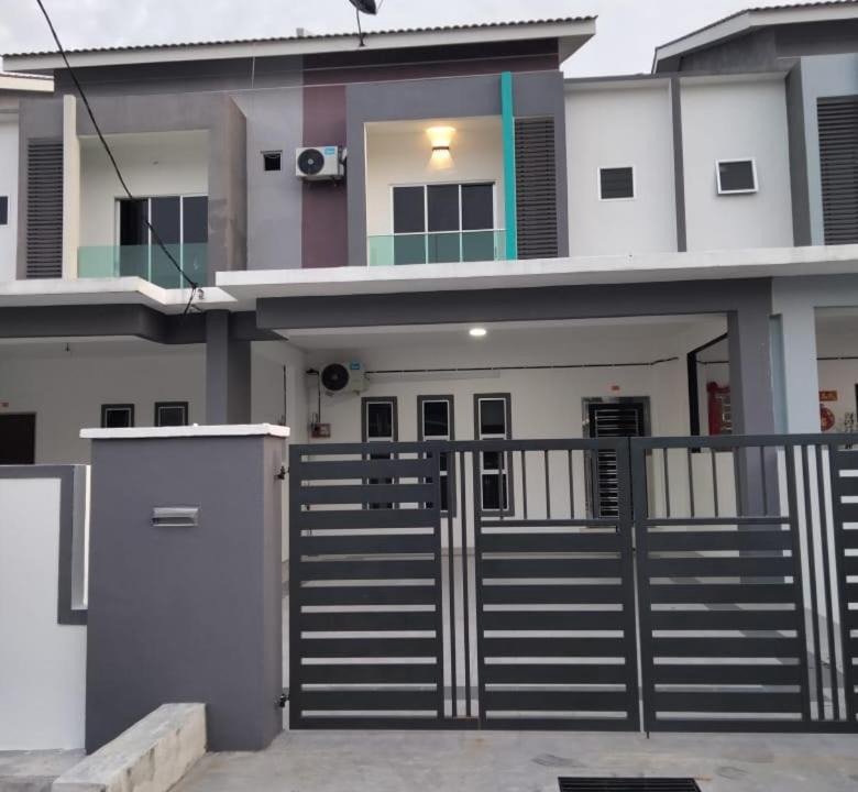 Photo of Buildings in Sitiawan