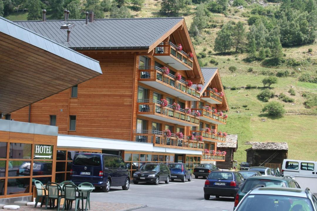 Photo of Others in Taesch