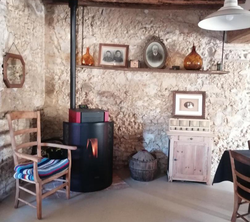 Photo of Livingroom in Soulaire-et-Bourg