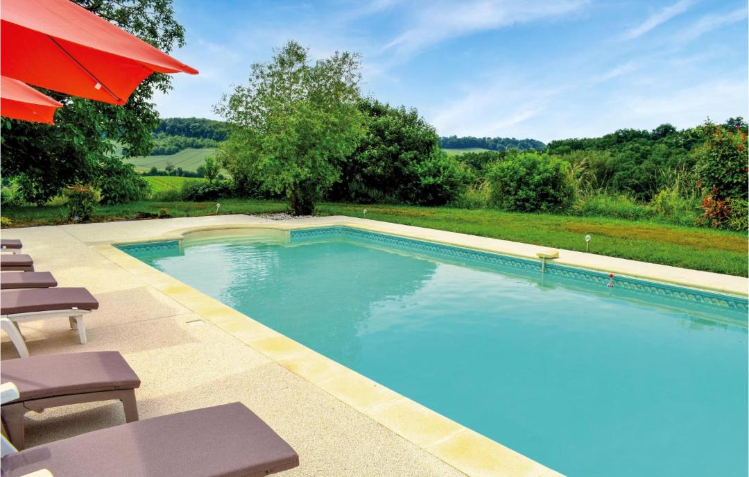 Photo of Outdoor in Bon-Encontre