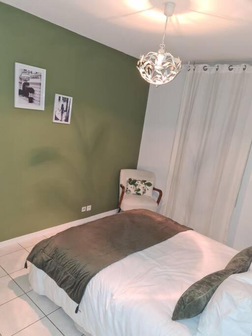 Photo of Bedroom in Saint - Martin - du - Touch