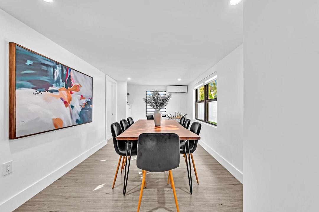 Photo of Livingroom in River Oaks