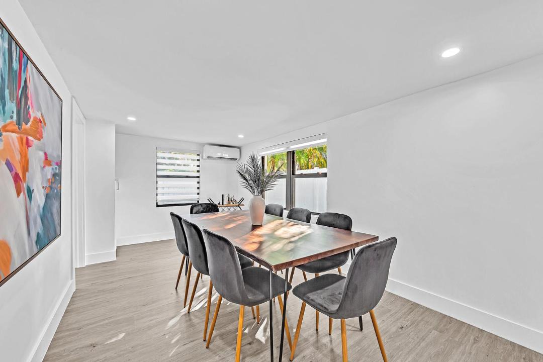 Photo of Livingroom in River Oaks