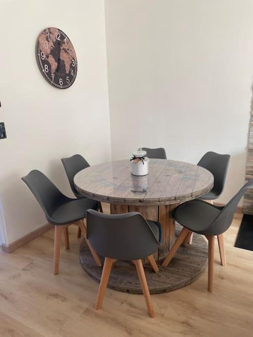 Photo of Livingroom in Moirans-en-Montagne